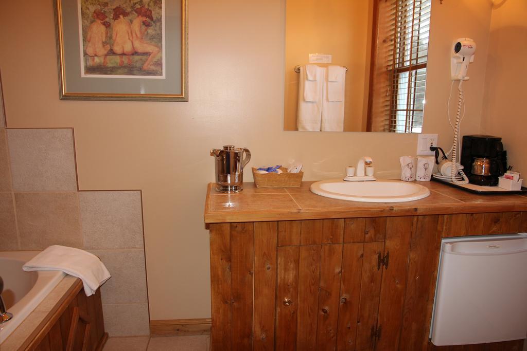 B&B Les Deux Pignons Petit-Saguenay Екстериор снимка