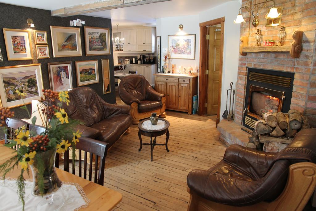 B&B Les Deux Pignons Petit-Saguenay Екстериор снимка