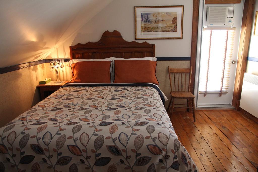 B&B Les Deux Pignons Petit-Saguenay Екстериор снимка