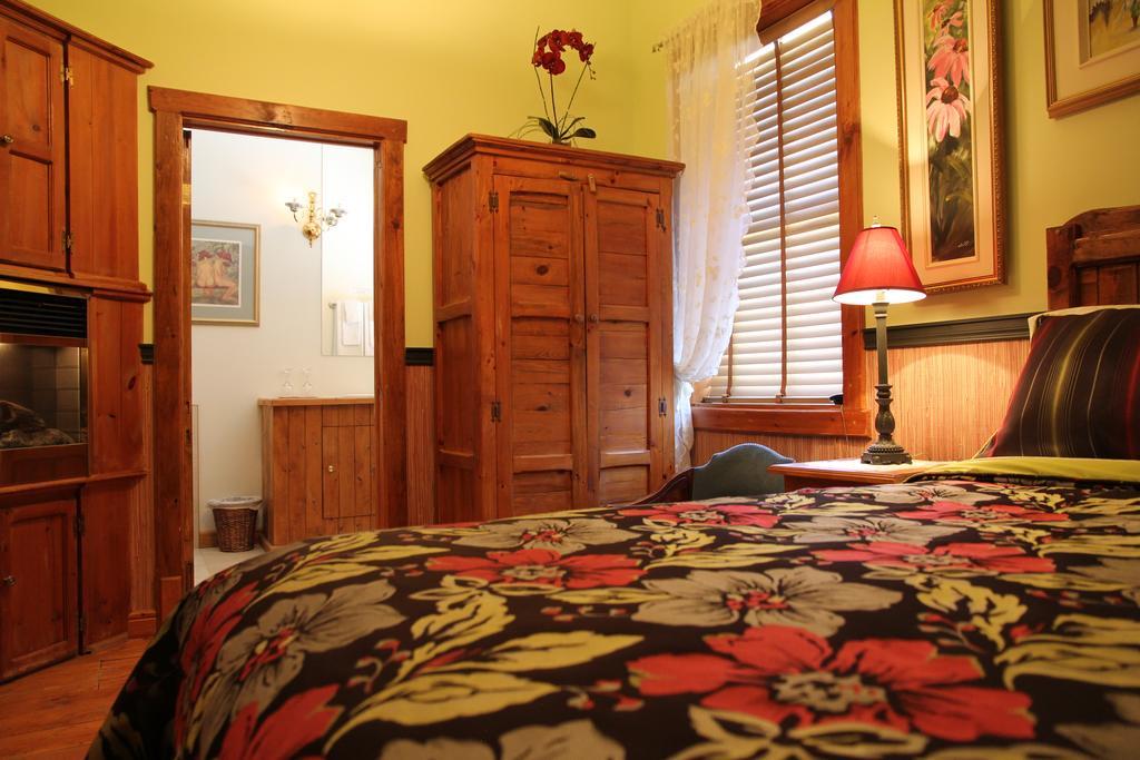 B&B Les Deux Pignons Petit-Saguenay Екстериор снимка