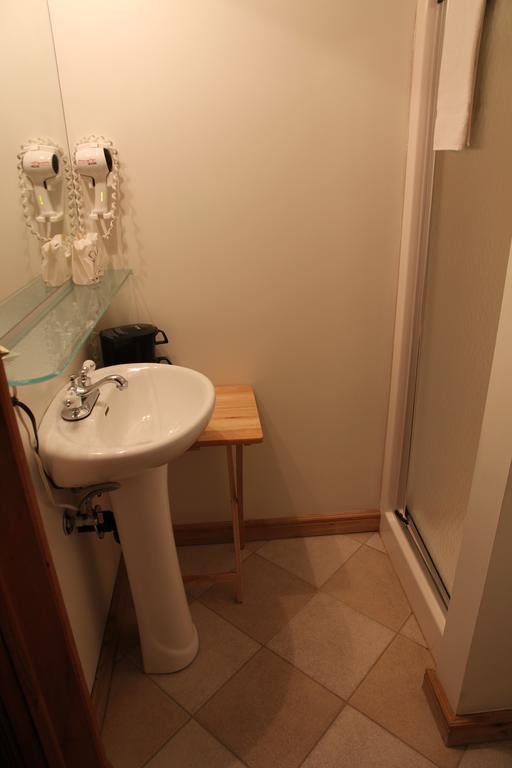 B&B Les Deux Pignons Petit-Saguenay Екстериор снимка
